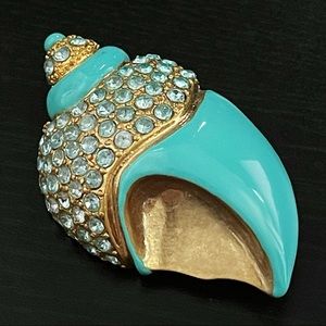 ✨Host Pick✨ 🐚 Gorgeous Tiffany Blue VTG Shell Brooch